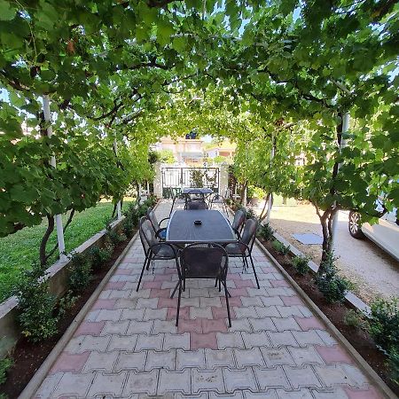 Guest House Barba Bibinje Exterior foto