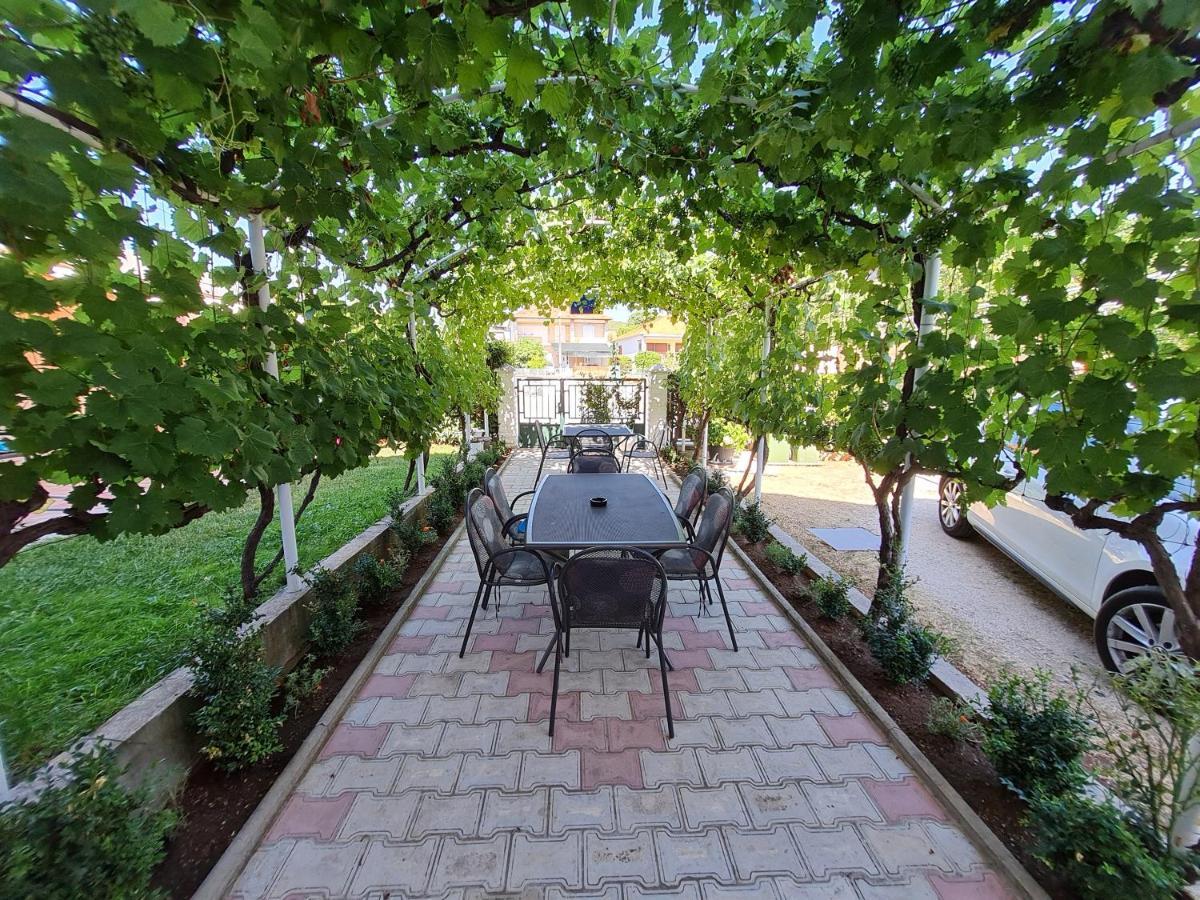 Guest House Barba Bibinje Exterior foto